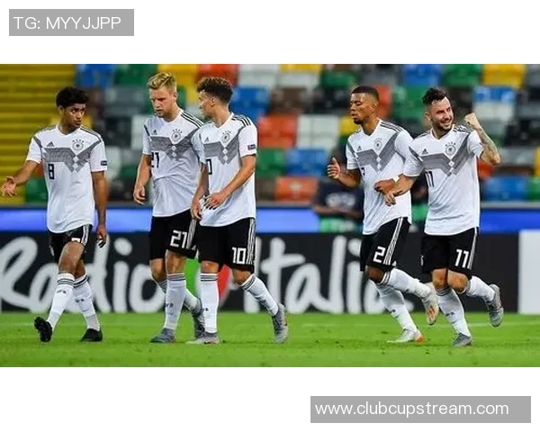 亚运足球精彩对决日本队迎战尼泊尔队争夺小组出线权