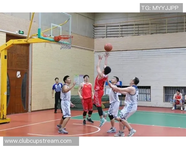 广州篮球队在篮球团队协作排行榜中荣登第八名展现出色团队精神与实力