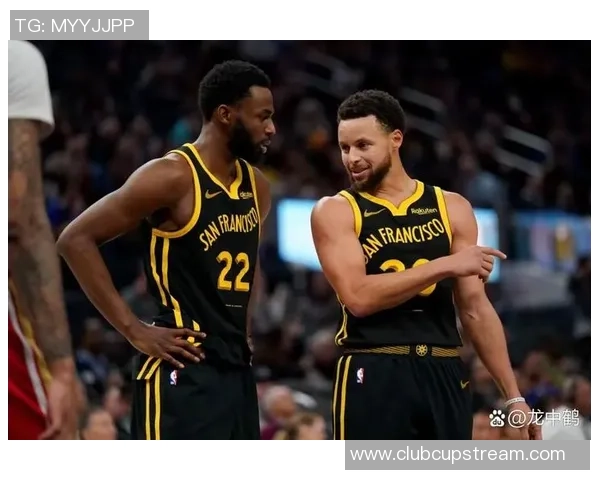 库里在季后赛对阵灰熊的精彩表现与数据分析