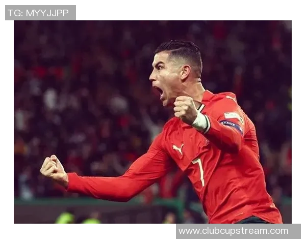 曼联对阵罗马比赛中C罗精彩头球助球队逆转胜利